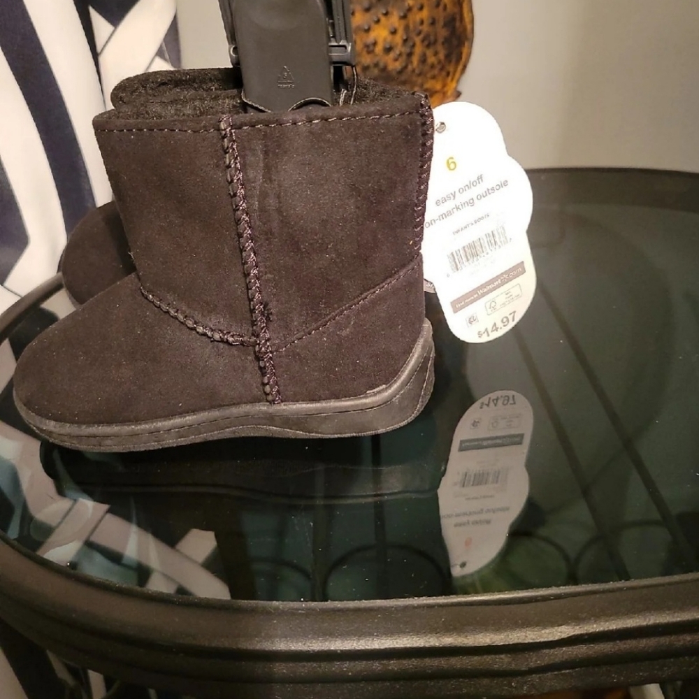 Girls shoes